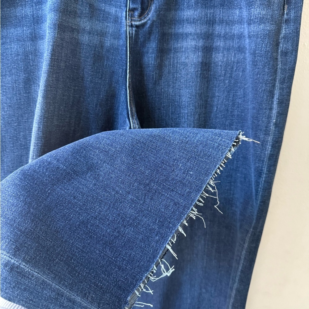 Liverpool Los Angeles cropped wide leg denim - Picture 5 of 6